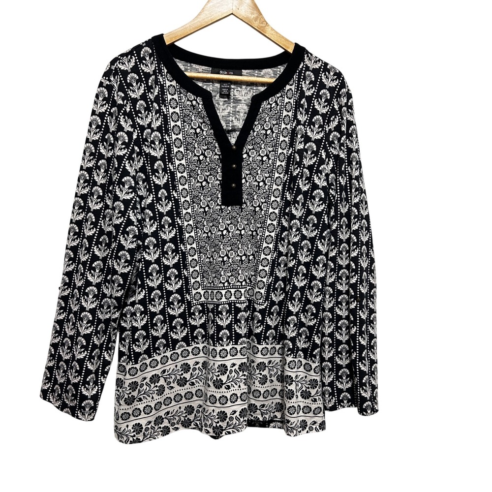 Style & Co Women Boho Chic Top XXL Black White Floral Medallion Roll Tab Sleeve